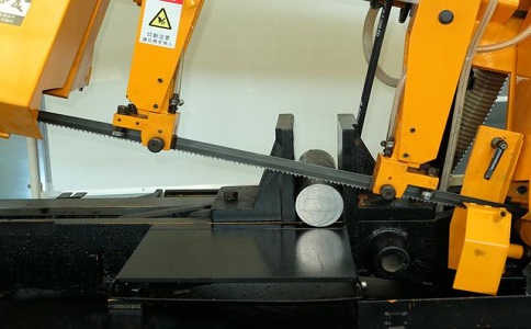 公安数控带锯床自动送料精度会出现偏差吗？